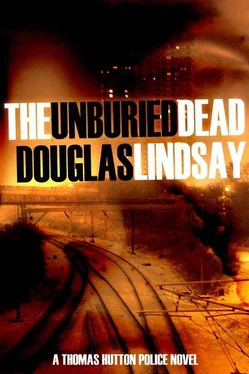 Douglas Lindsay The unburied dead обложка книги