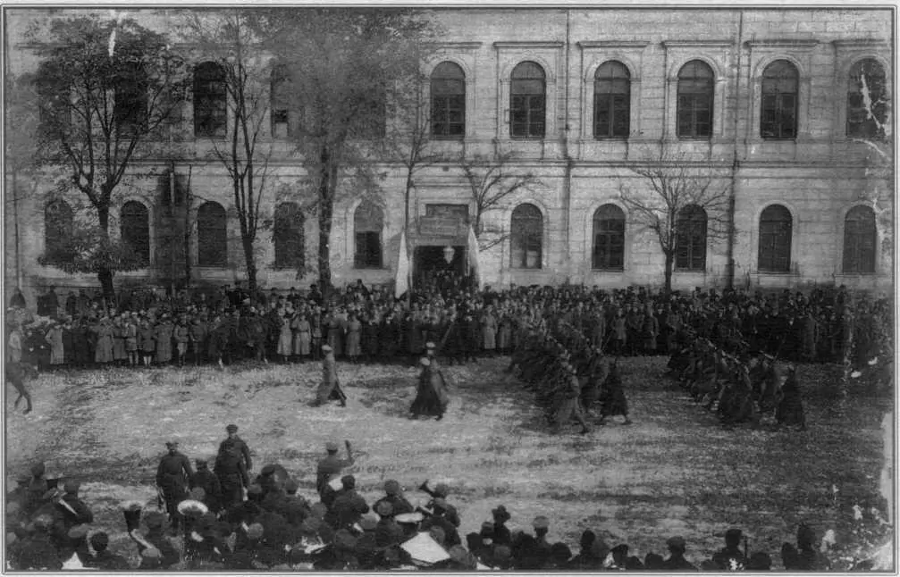 Парад частин ДАУНР у КамянціПодільському у жовтні 1919 року фото з приватної - фото 47
