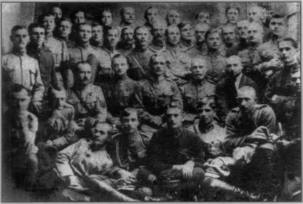 Старишни Спільної юнацької школи містечко Ясло 5081920 Сидять на - фото 86