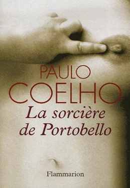 Paulo Coelho La sorcière de Portobello обложка книги