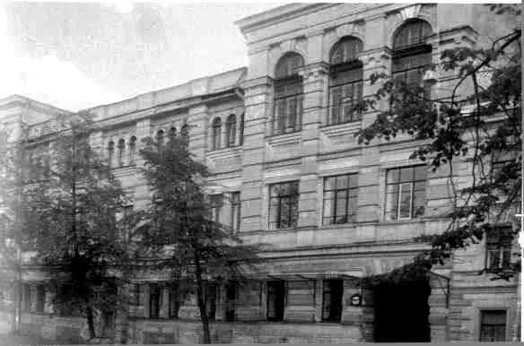 Здание матмеха ЛГУ где с 1950 по 1955 год учился Борис Стругацкий Аркадий - фото 13