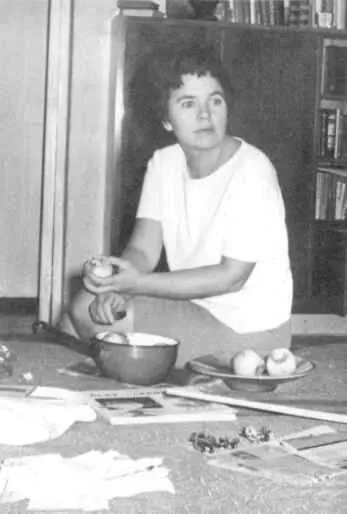 Аделаида Андреевна Стругацкая 1965 год в доме еще нет мебели Дом в котором - фото 24