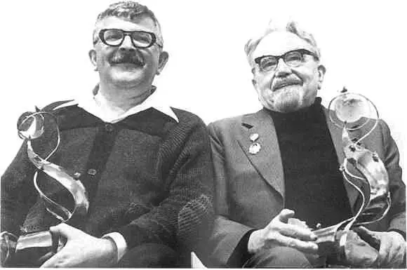 H Стругацкий и A П Казанцев на Аэлите первом советском конвенте Апрель - фото 40