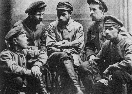 Участники убийства МАРоманова Слева направо АВМарков Иван Колпащиков - фото 3