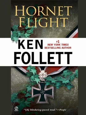 Ken Follett Hornet Flight обложка книги