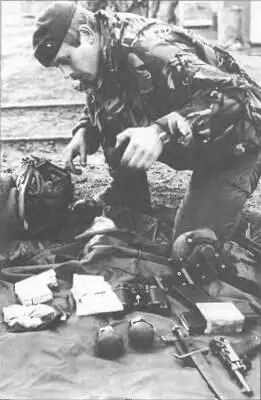Рис 21 20 мая 1982 года Операция Саттон высадка британской морской - фото 18