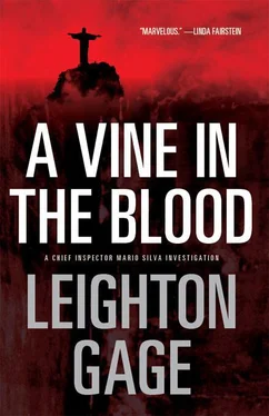 Leighton Gage A vine in the blood обложка книги