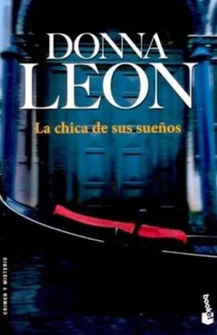 Donna Leon La chica de sus sueños обложка книги