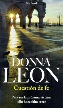 Donna León Cuestión de fe обложка книги