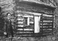 Рис 13 2 1860 Эйб позирует перед брошенной хижиной где когдато жила его - фото 8