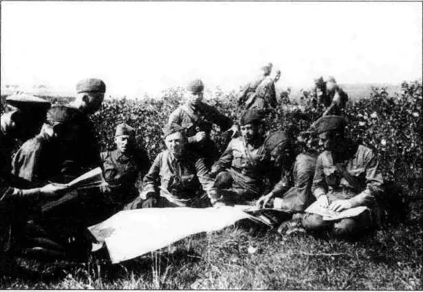 Постановка задачи И Миронов в центре с картой 1930е гг Выпускники - фото 3