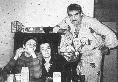 48С Анной Арьевой и Еленой Довлатовой в ньюйоркской квартире Довлатовых - фото 48