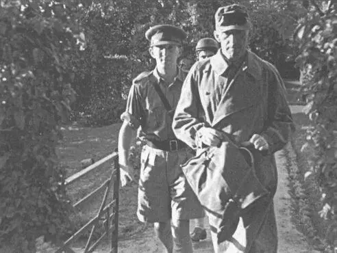 4 ноября 1942 года британскими войсками был захвачен в плен генерал танковых - фото 63