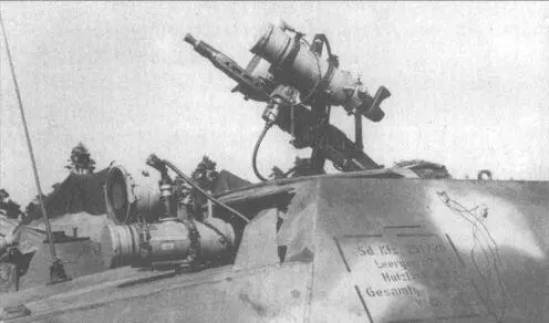Бронетранспортер SdKfz251 со смонтированными на нем двумя приборами ночного - фото 84