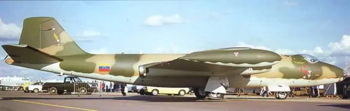Canberra В82 ВВС Венесуэлы во время посещения Великобритании Авиабаза - фото 113