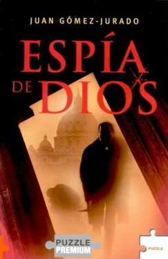 Juan Gomez-jurado Espí­a de Dios обложка книги