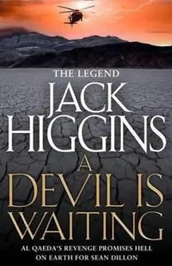 Jack Higgins A Devil is vaiting обложка книги