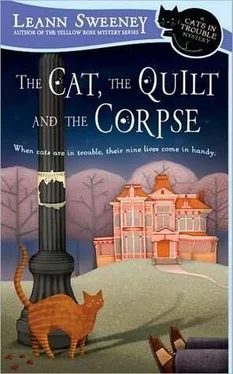 Leann Sweeney The Cat, the Quilt and the Corpse обложка книги