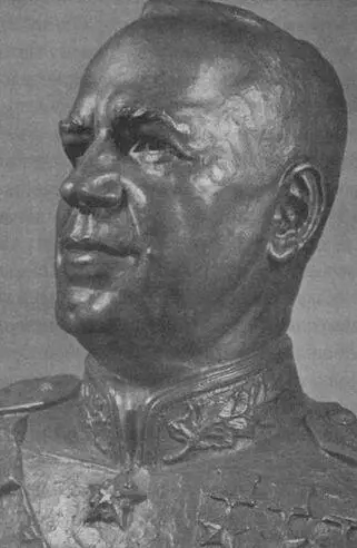 Бюст Г К Жукова работы скульптора Евгения Вучетича Отлитый в бронзе бюст - фото 44