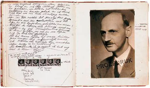 Фотография отца Анны Франк вклеенная в ее дневник после записи от 7 ноября - фото 3