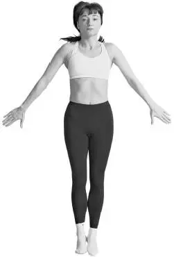 Не отрывая от пола плечи и затылок переводим обе ноги влево скользя по полу - фото 17