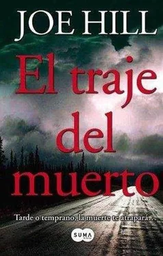 Joe Hill El traje del muerto обложка книги