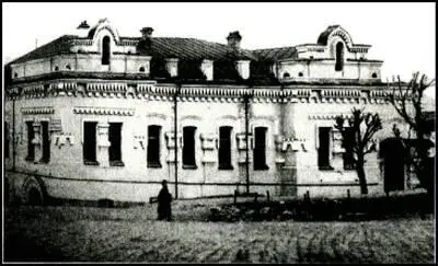 Дом Ипатьева со стороны Вознесенского проспекта Это был двухэтажный кирпичный - фото 5