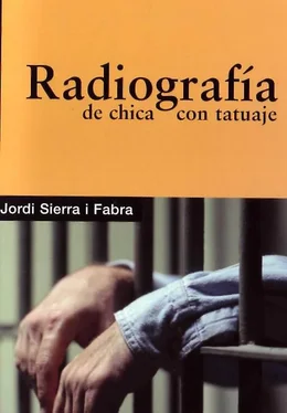 Jordi Sierra i Fabra Radiografia De Chica Con Tatuaje обложка книги