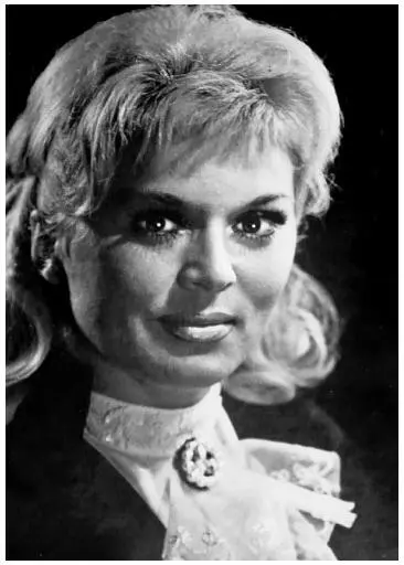 1966 год Премьера аттракциона Эмиля Кио Я слева 1966 год Эмиль Кио и я - фото 65