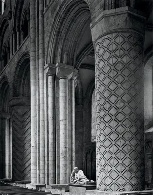 The dark tones convey the moodthe overall darknessof Durham Cathedral The - фото 16