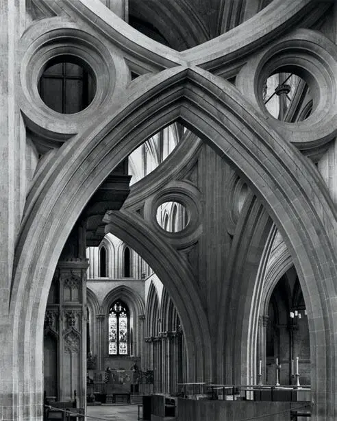 When I encountered the Central Arches in Wells Cathedral in 1980 I was so - фото 240