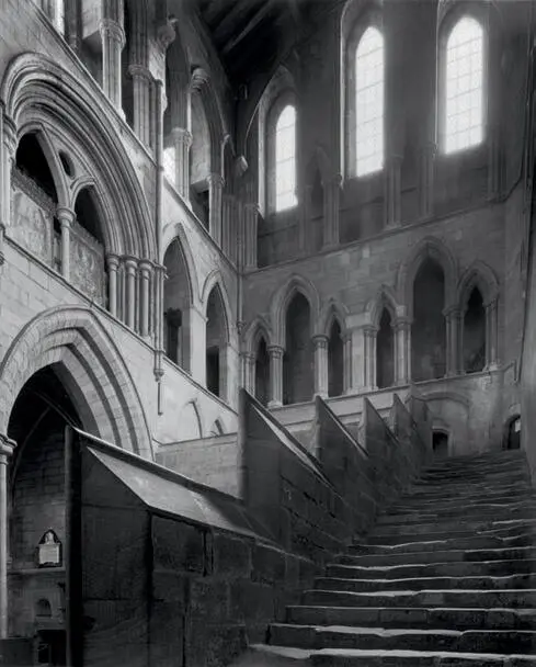 The south transept with its remarkable stairway is the only intact portion of - фото 243