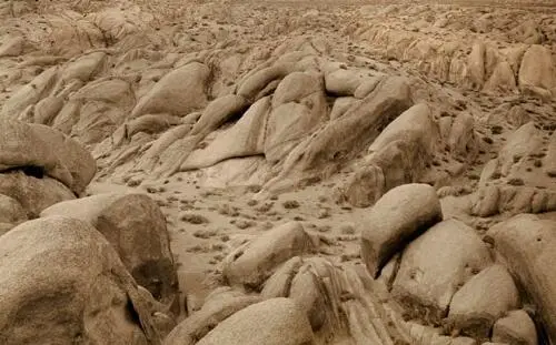 Reed Thomas was also attracted to the Alabama Hills but he interpreted the - фото 279