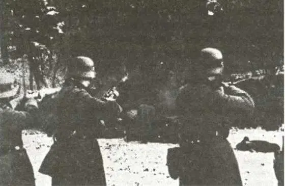 Расстрел польских граждан подразделением вермахта Декабрь 1939 года Местные - фото 15