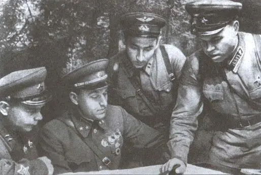 Командующий одной из армейских оперативных групп а с августа 1941 года 16й - фото 14