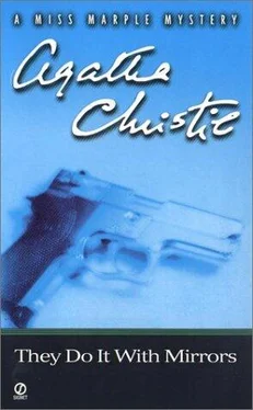 Agatha Christie They Do It With Mirrors обложка книги