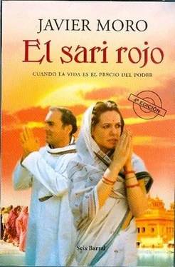 Javier Moro El sari rojo обложка книги