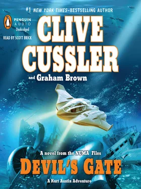 Clive Cussler Devil's Gate обложка книги