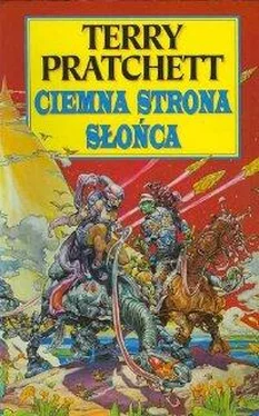 Terry Pratchett Ciemna strona Słońca обложка книги