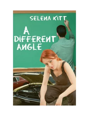 Selena Kitt A different angle обложка книги