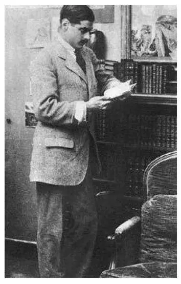 9 Arthur Boy Capel c 1910 who was to transform Gabrielles life 10 - фото 15