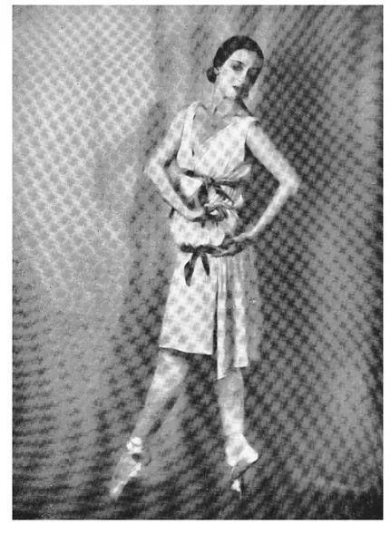 32 Lubov Tchernicheva as Calliope in Apollon musagète 1929 her tricot tunic - фото 38