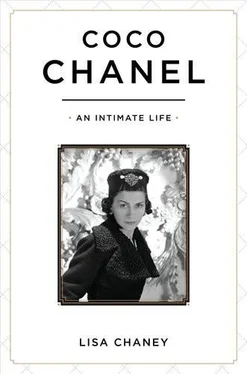 Lisa Chaney Coco Chanel: An Intimate Life обложка книги