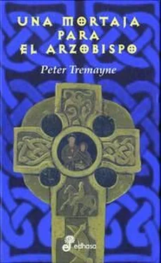 Peter Tremayne Una Mortaja Para El Arzobispo обложка книги