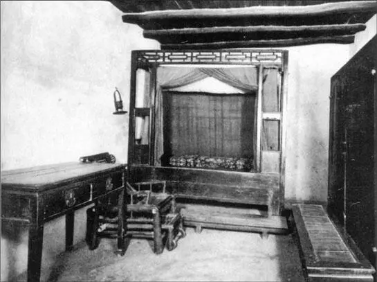 The room where Mao was born on 26 December 1893 in Shaoshan village Hunan - фото 5