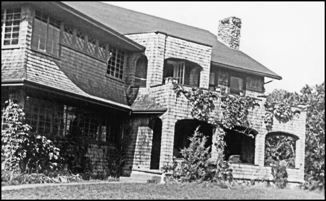 Our first and only extended stay in the house began in 1957 the year in - фото 9