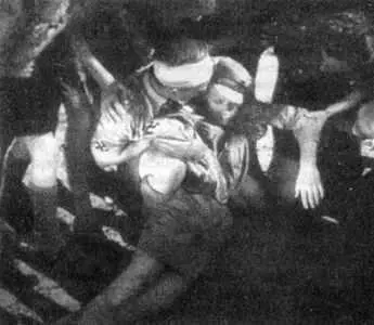 Смерть члена гитлерюгенда Умирающий герой культового фильма нацистов также - фото 12