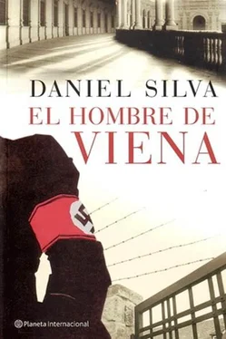 Daniel Silva El Hombre De Viena обложка книги