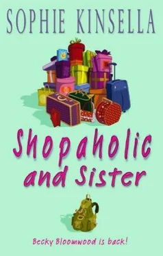 Sophie Kinsella Shopaholic and sister обложка книги