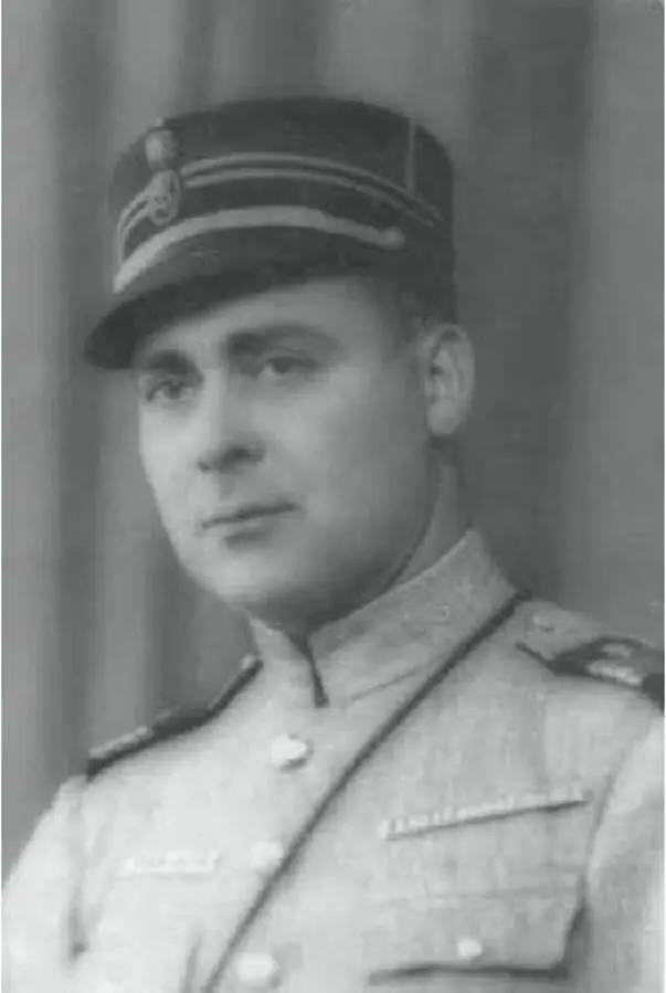My father when hed already been promoted to sergeant He was what people used - фото 17
